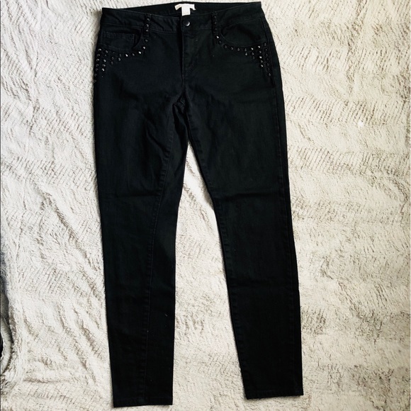 F21 Gorgeous Black Studded Jeans - Picture 3 of 5
